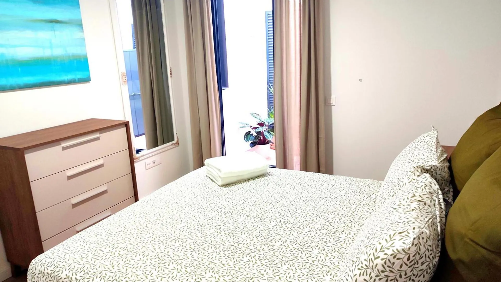 Lägenhet Old Town Ground Floor New Apartment, Beach, Parking Málaga